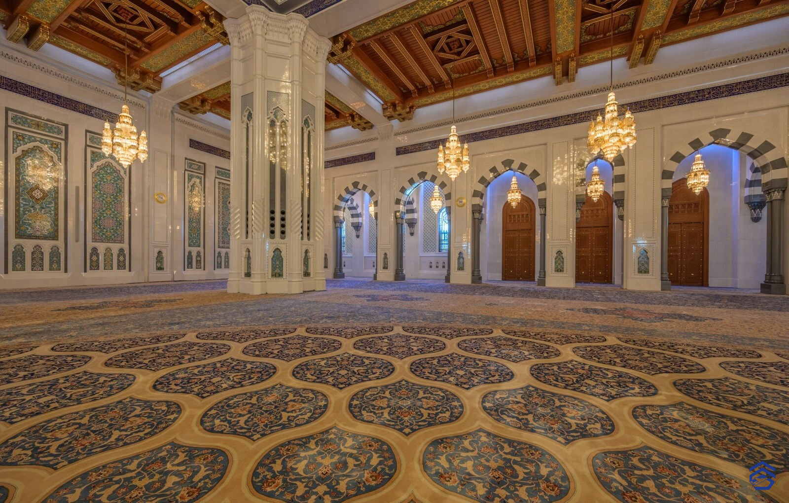 soltan qaboos carpet lastsecond.jpg